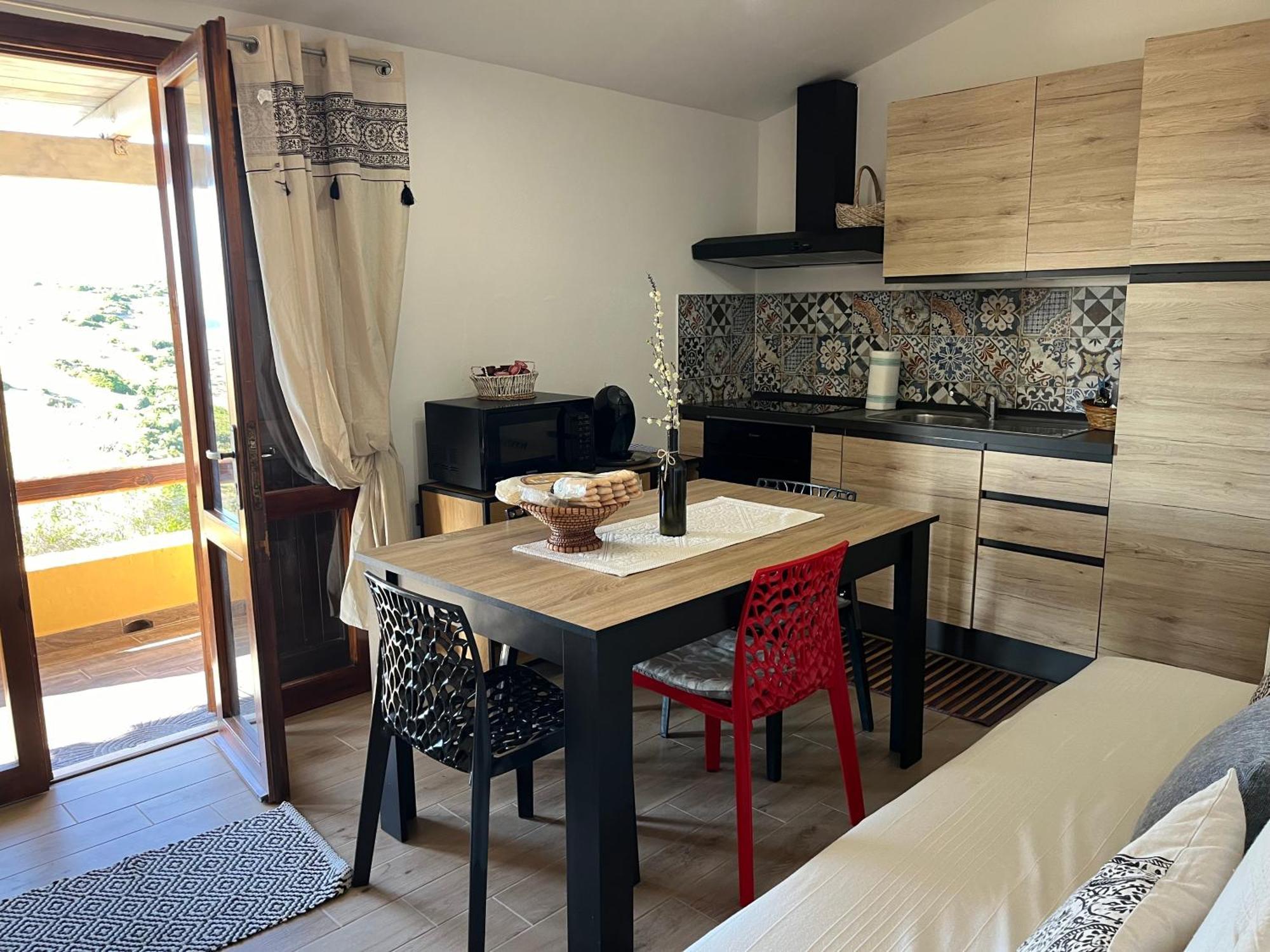 Pommy House Apartment ตอร์เร เดย์ กอร์ซารี ภายนอก รูปภาพ