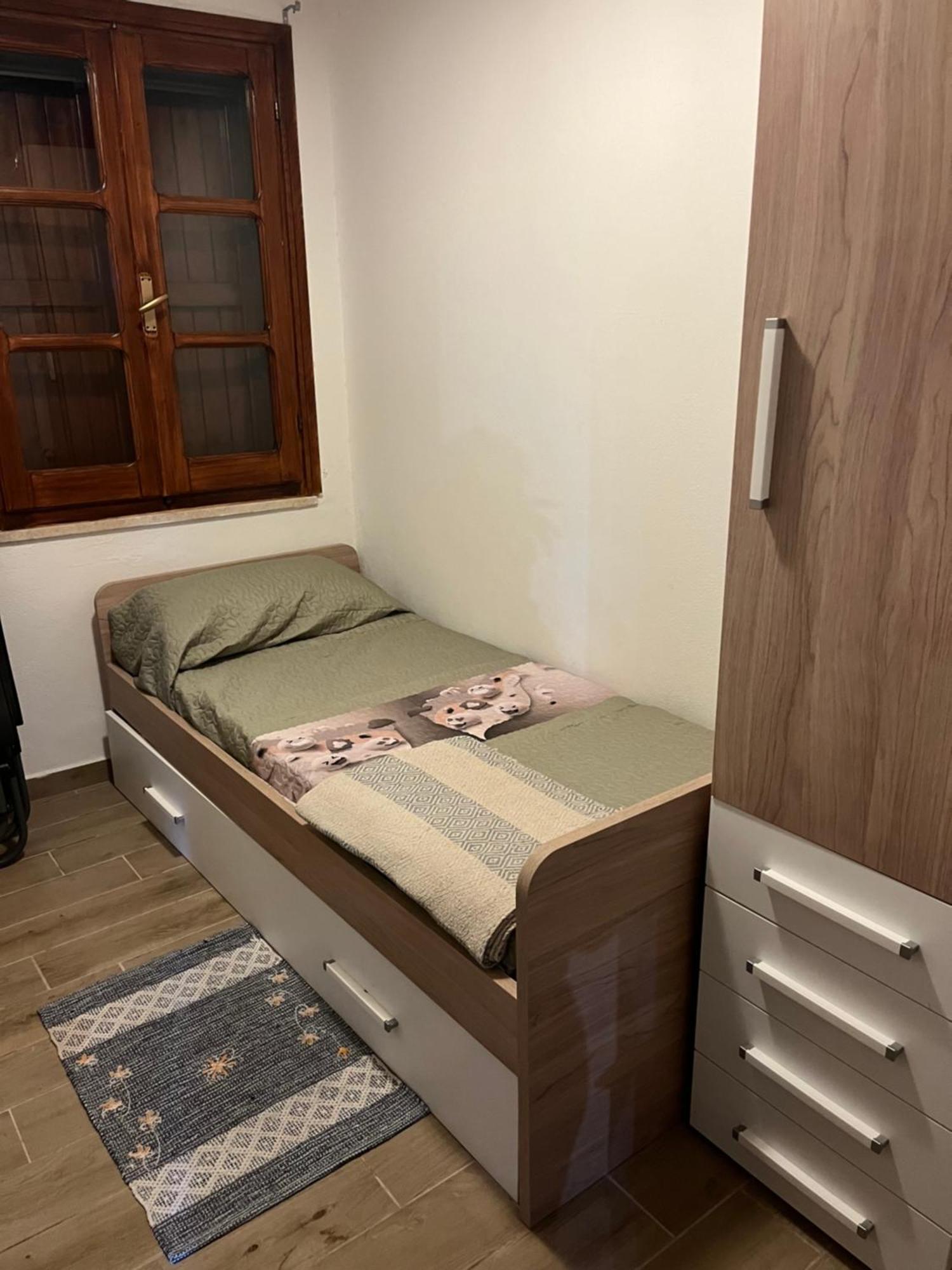 Pommy House Apartment ตอร์เร เดย์ กอร์ซารี ภายนอก รูปภาพ